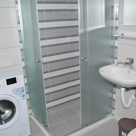 Jovana Stan Na Dan * بال