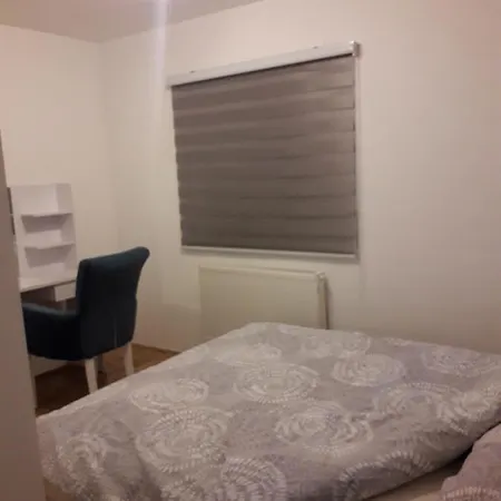 Jovana Stan Na Dan * بال